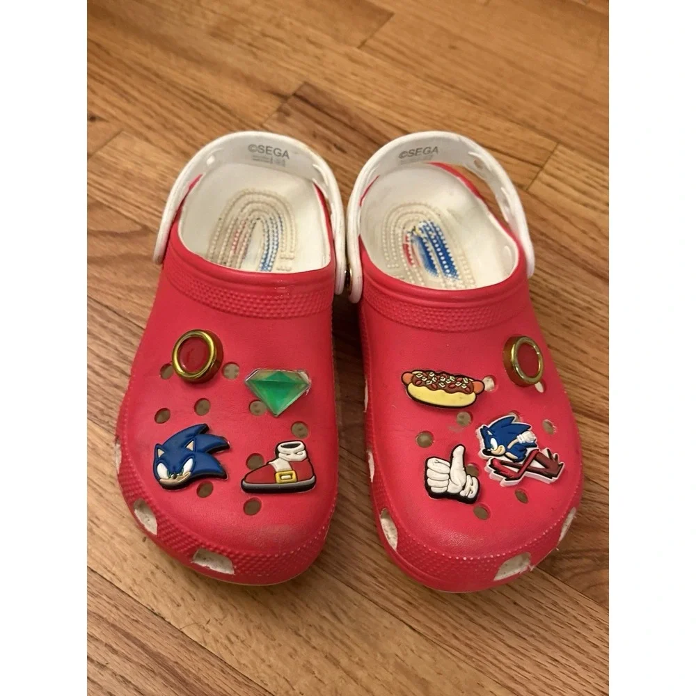 Crocs Sonic Hedgehog Clogs Big Kids J4 Red Fit Women 6 SEGA Gamer Jibbitz Charms